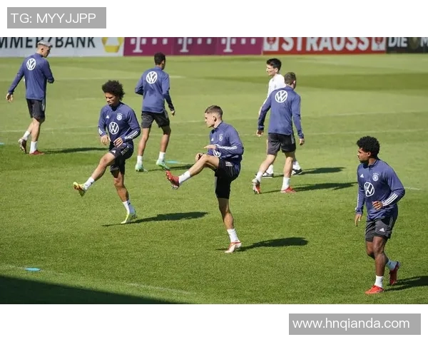 外国足球巨星训练方式揭秘 如何打造世界级球员的训练秘诀 外国足球巨星训练方式揭秘 如何打造世界级球员的训练秘诀